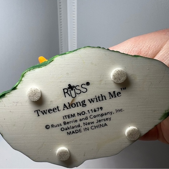 RUSS BERRIE TWEET ALONG WITH ME Yellow Gardening Yardbird FIGURINE 11679 - Picture 5 of 5